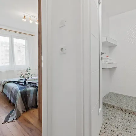Apartament Rentforcomfort Oscar Apartament